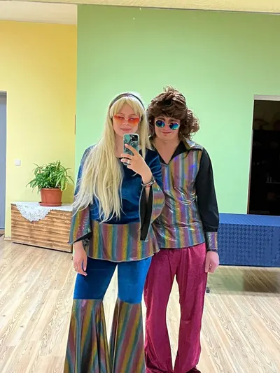 Retrodisko – kostüüm laenutamiseks (väikse nõia kostüümid üritustel), Väike Nõid Tartu